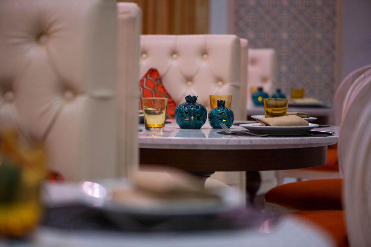 Al Messila, A Luxury Collection Resort & Spa, Doha Exteriör bild Restaurant