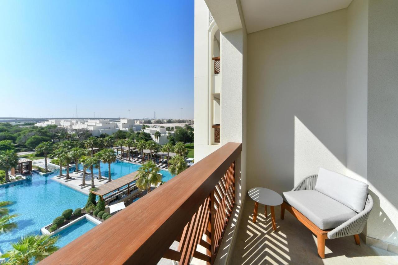 Al Messila, A Luxury Collection Resort & Spa, Doha Exteriör bild A balcony at the hotel