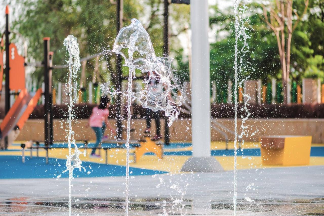 Al Messila, A Luxury Collection Resort & Spa, Doha Exteriör bild Fountains at the park